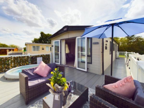 Tattershall Lakes Mini Breaks - Gibson Close